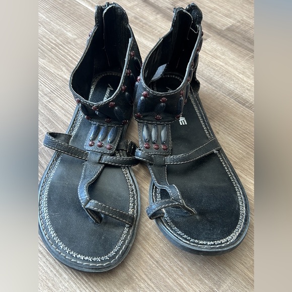 Sandals - Picture 2 of 3